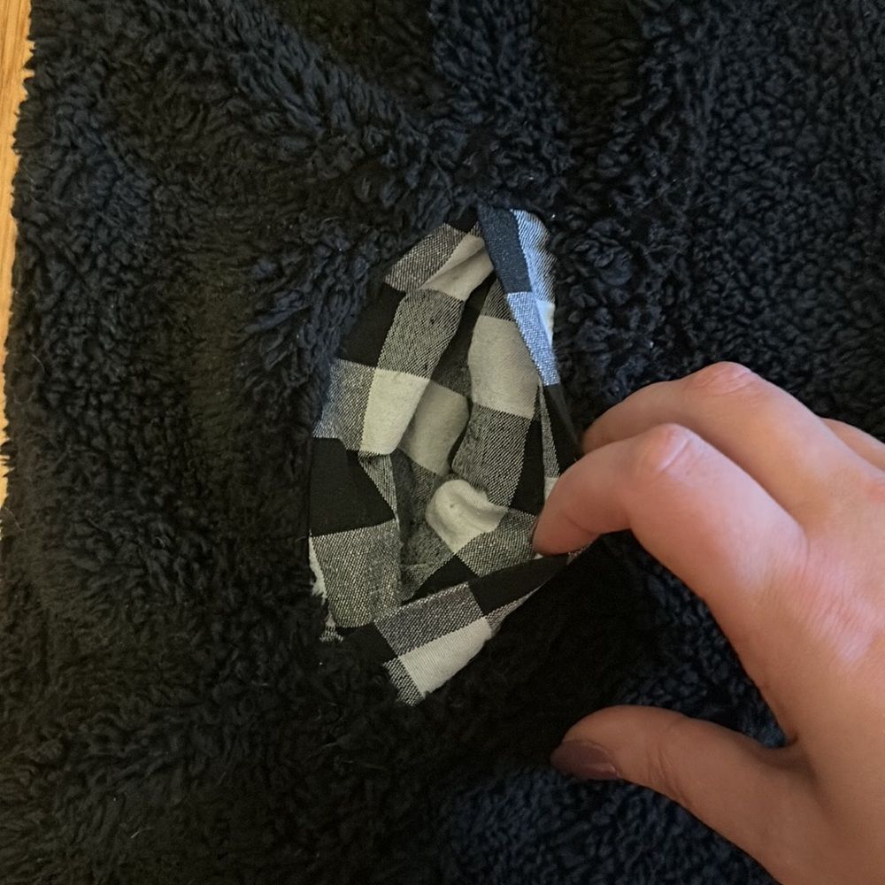 Buffalo plaid lined fleece - Picture 3 of 5